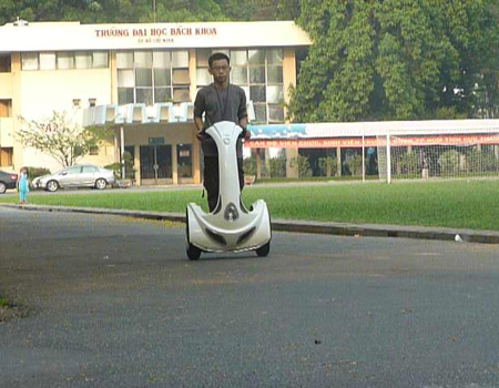 Xe điện hai bánh “made in Vietnam”